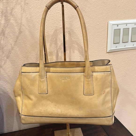 Vintage Coach Handbag - Picture 4 of 11